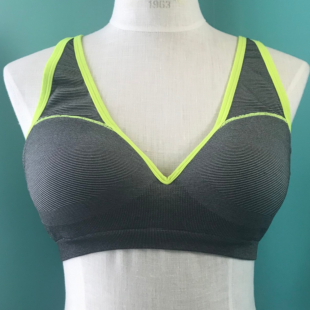 PINK Victoria’s Secret Strappy Push-up Sports Bra